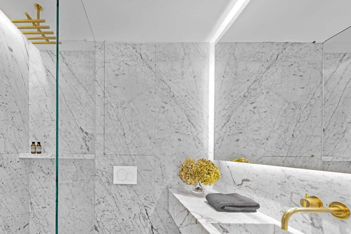  Carrara Marble Per Square Metre (Calacatta) shiny surface Cold Heat Rain Resistant 